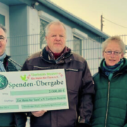 Scheckübergabe Stefan Dresing an das Tierheim Beuern