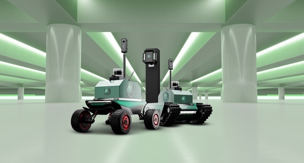 Auf dem Bild sind die zwei innovativen Sicherheitsroboter der NWS zu sehen, die auf der SicherheitsExpo München 2024 vorgestellt wurden.